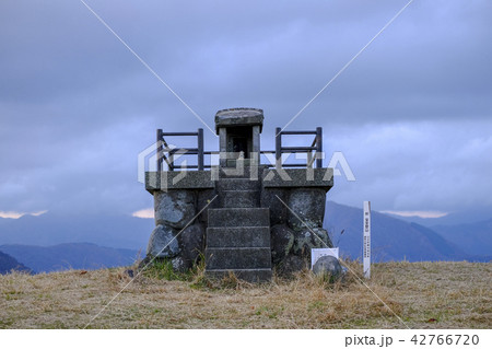 大野山山頂 42766720