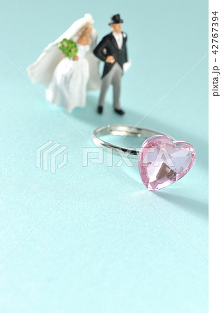 私達結婚します。 私達結婚します。 42767394