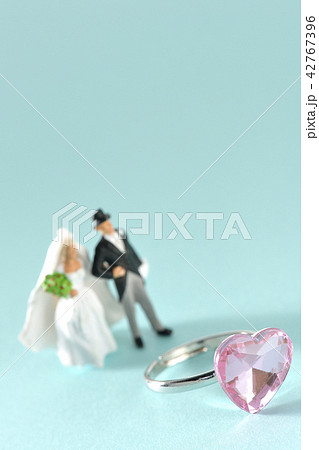 私達結婚します。 私達結婚します。 42767396
