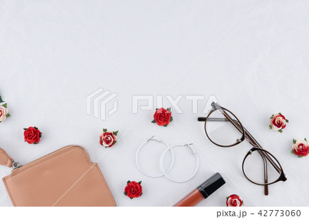 Women accessories with red rose paper flowers 42773060