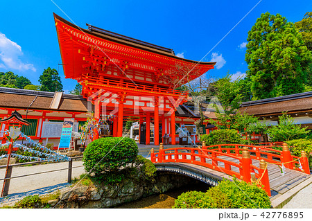京都　上賀茂神社　楼門 42776895