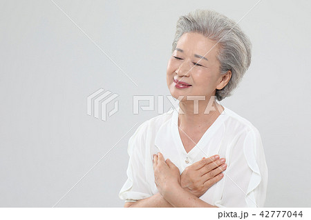 おばあちゃん 家族 ファミリー 42777044