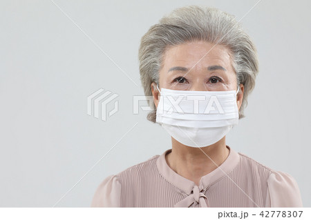 おばあちゃん 高齢者 老人 42778307