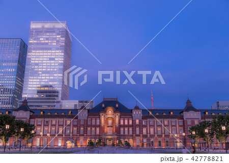 夕暮れ時の東京駅 夕暮れ時の東京駅 42778821
