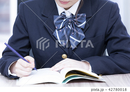 女子高生 勉強 正面 顔なし 女子高生 勉強 正面 顔なし 42780018