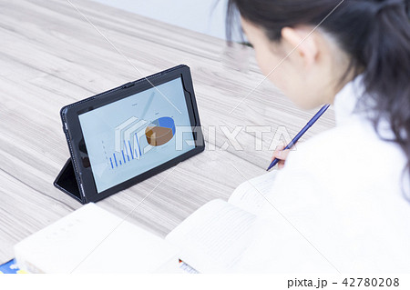 女子高生 タブレット 授業 女子高生 タブレット 授業 42780208