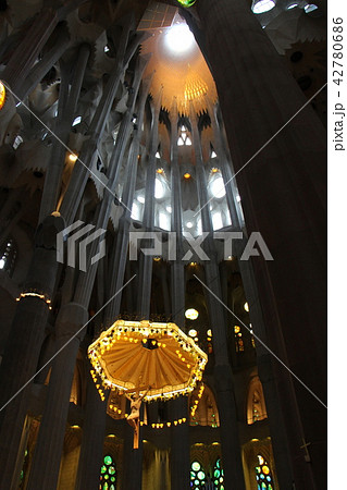 <スペイン>サグラダ・ファミリア教会の本堂 42780686