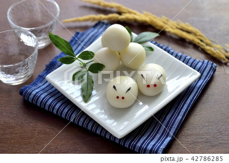 十五夜の月見団子　ウサギ 42786285