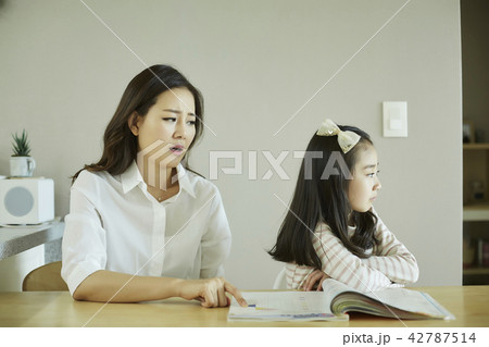 人物 子供 女の子 42787514