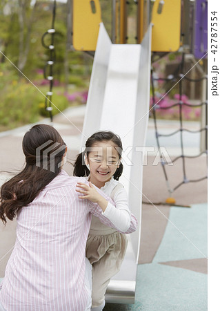 人物 子供 女の子 42787554
