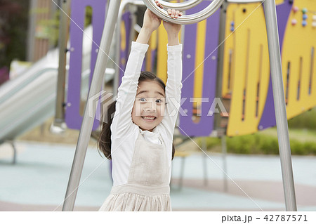 韓国人 少女 笑顔 42787571