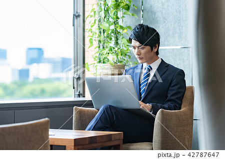 ビジネスマン、オフィス、 ビジネスマン、オフィス、 42787647