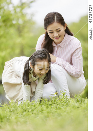 人物 子供 女の子 42787727
