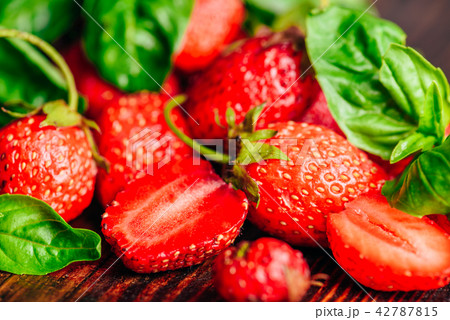 Strawberry and Basil Background. 42787815