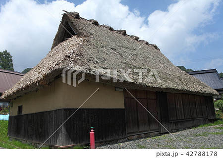 世屋高原　笹葺き屋根 42788178