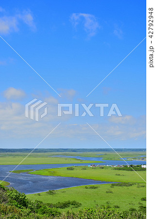 北海道 霧多布湿原 琵琶瀬展望台より望む 北海道 霧多布湿原 琵琶瀬展望台より望む 42792948