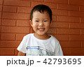 夏の男の子のポートレート 42793695