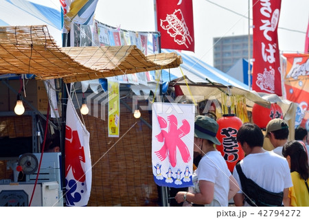 夏祭りの露店風景 42794272