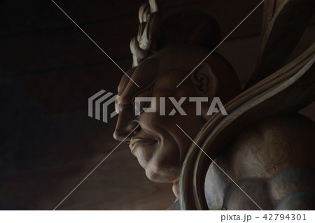 札幌・曹洞宗専門僧寺・中央寺の吽形仁王像 42794301