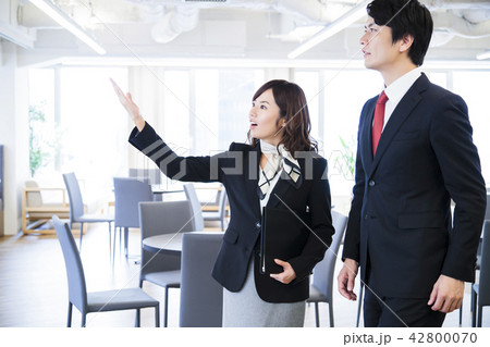ビジネス 受付 オフィス 女性 ビジネスマン ビジネス 受付 オフィス 女性 ビジネスマン 42800070