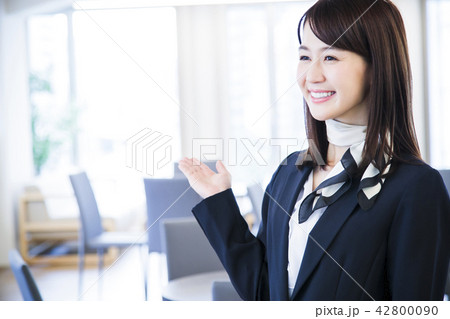 ビジネス 受付 オフィス 女性 ビジネスマン ビジネス 受付 オフィス 女性 ビジネスマン 42800090