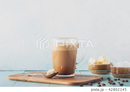 Bulletproof coffee, blended with organic butter Bulletproof coffee, blended with organic butter 42802145