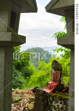 目の神様で有名な、青倉神社(兵庫県朝来市山内権現谷)※作品コメント欄に撮影位置あり 目の神様で有名な、青倉神社(兵庫県朝来市山内権現谷)※作品コメント欄に撮影位置あり 42803528
