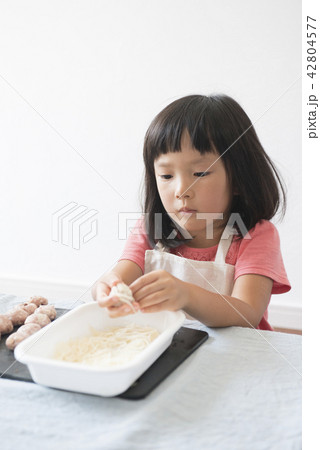 子供の料理教室 42804577