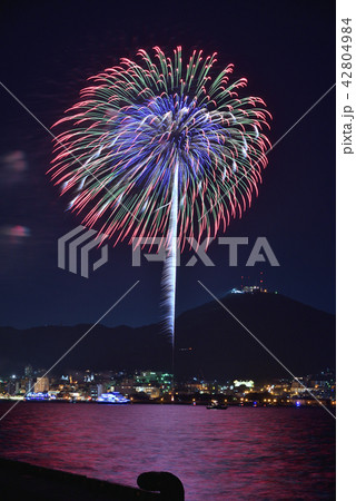 函館港まつり協賛 花火大会の写真素材