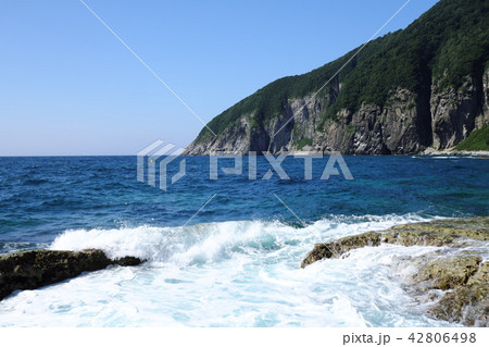 夏の下北半島 仏ヶ浦と平館海峡の波 夏の下北半島 仏ヶ浦と平館海峡の波 42806498