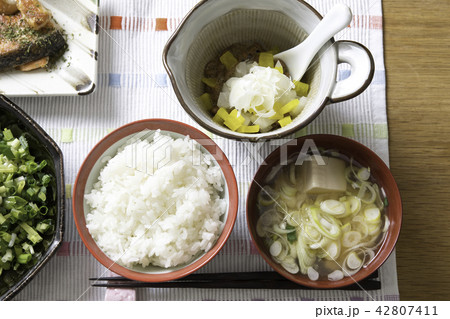 日本の朝ごはん 42807411
