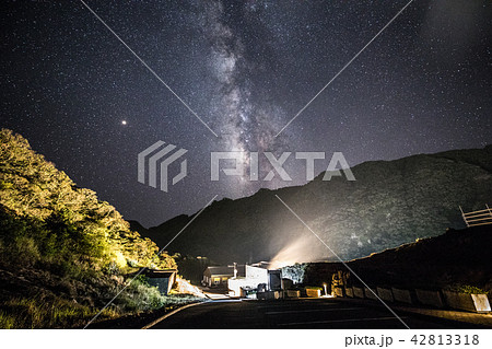 《東京都 伊豆諸島 青ヶ島》 ふれあいサウナからの天の川 42813318