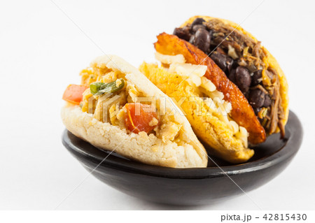 Arepas with two different fillings 42815430