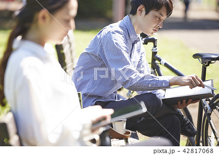 公園　手帳　男性 42817068