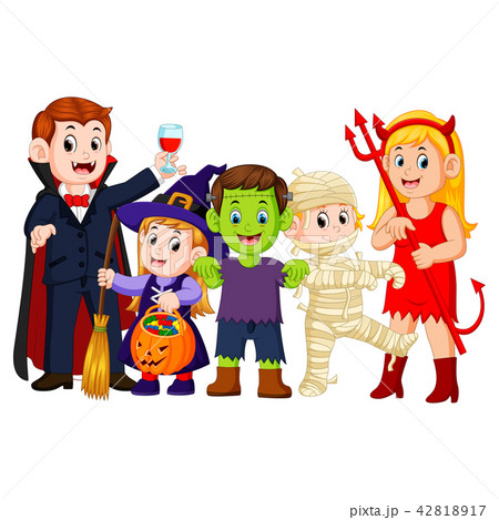 Halloween trick or treating in Halloween costume 42818917