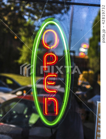Green and red open sign neon Green and red open sign neon 42819732