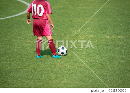 女子サッカー試合風景 42820292