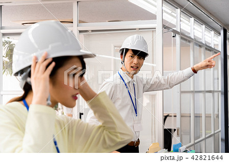 防災イメージ　避難 42821644