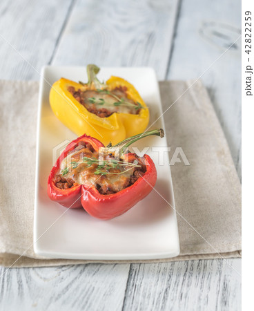 Stuffed peppers with meat and mozzarella Stuffed peppers with meat and mozzarella 42822259