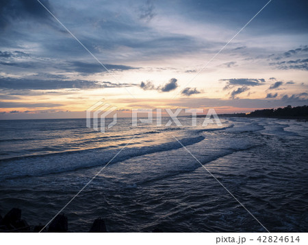 海沿い 海浜 夕日 42824614