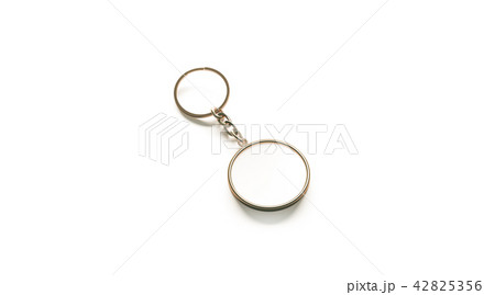 Blank golden white key chain mock up side view, 3d rendering 42825356