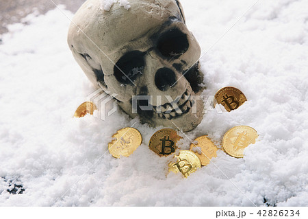 Bitcoin 金貨 仮想通貨 ゴールド 雪 Bitcoin 金貨 仮想通貨 ゴールド 雪 42826234