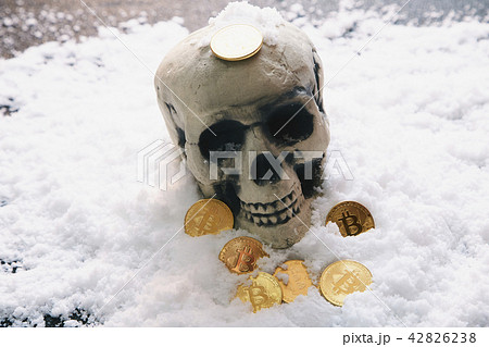 Bitcoin 金貨 仮想通貨 ゴールド 雪 Bitcoin 金貨 仮想通貨 ゴールド 雪 42826238