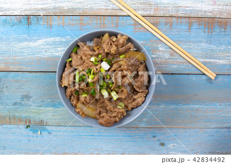 Cooked beef with rice on bowl Cooked beef with rice on bowl 42834492