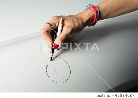 Auto body repair series: Circling scratches Auto body repair series: Circling scratches 42834637