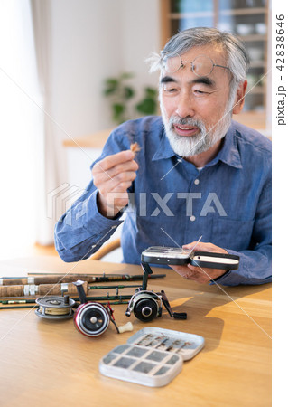 シニア　趣味　道具　手入れ　楽しみ 42838646