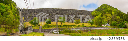 黒川温泉から、黒川ダムを見上げる（兵庫県朝来市生野町黒川 ）※作品コメント欄に撮影位置あり 42839588