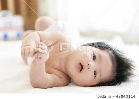 赤ちゃん 昼寝 家族 赤ちゃん 昼寝 家族 42840114