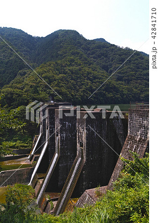 【重要文化財・香川県・観光名所】豊稔池堰堤(豊稔池ダム・豊稔池遊水公園)コピースペース 【重要文化財・香川県・観光名所】豊稔池堰堤(豊稔池ダム・豊稔池遊水公園)コピースペース 42841710