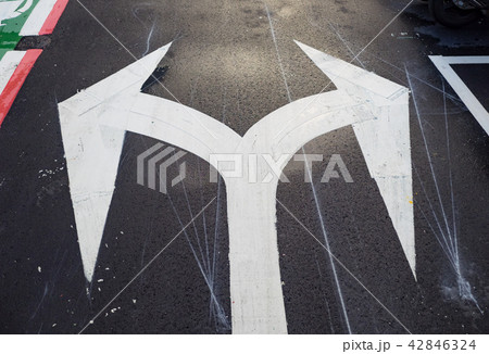 arrow street sign arrow street sign 42846324